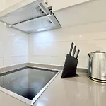 Playa Del Duque Beachside - Renovated 1br Pd1 阿德耶