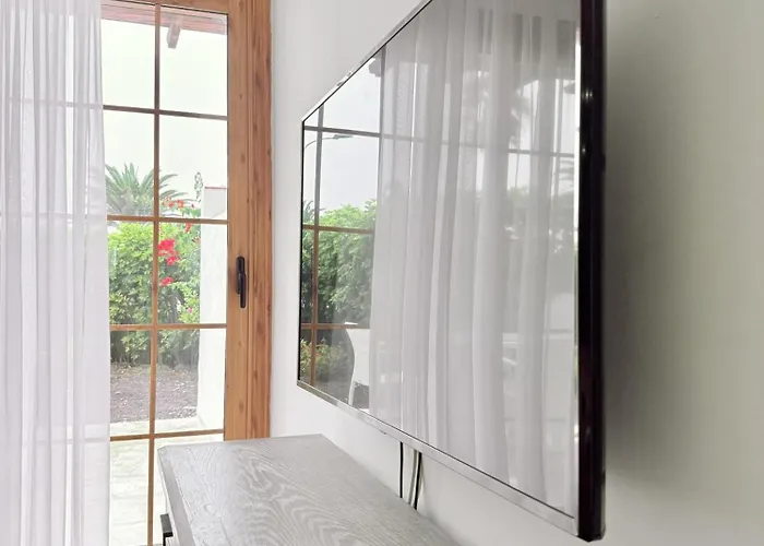 Apartment Playa Del Duque Beachside - Renovated 1br Pd1 *