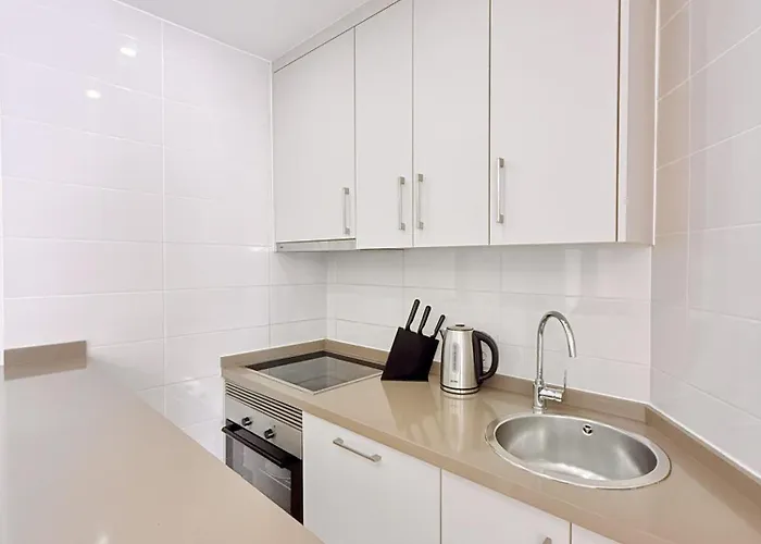 Playa Del Duque Beachside - Renovated 1br Pd1