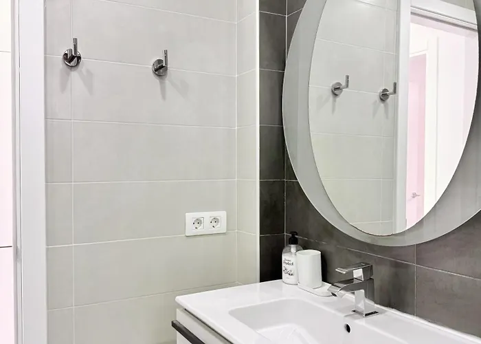 Playa Del Duque Beachside - Renovated 1br Pd1 Apartment Costa Adeje (Tenerife)