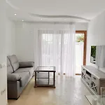 Playa Del Duque Beachside - Renovated 1br Pd1 Апартаменты *