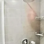 Апартаменты Playa Del Duque Beachside - Renovated 1br Pd1 *