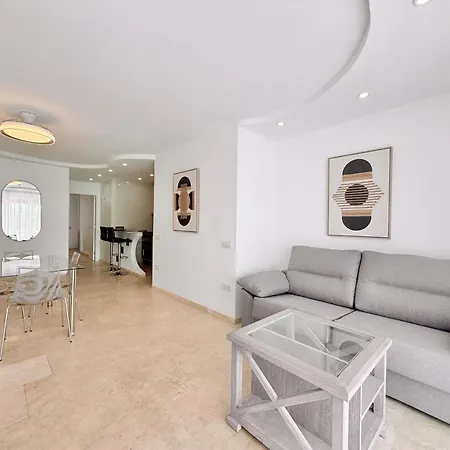 Playa Del Duque Beachside - Renovated 1br Pd1 Daire *
