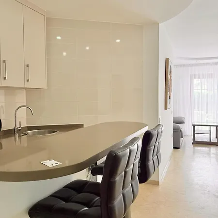 아파트 Playa Del Duque Beachside - Renovated 1br Pd1