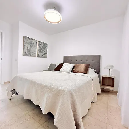 아파트 Playa Del Duque Beachside - Renovated 1br Pd1