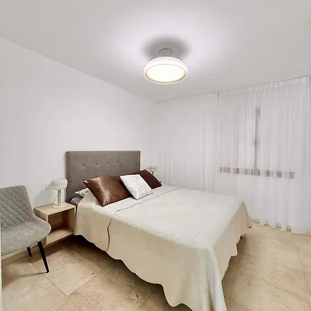 Playa Del Duque Beachside - Renovated 1br Pd1