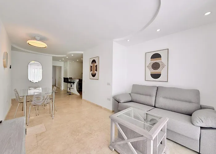 Playa Del Duque Beachside - Renovated 1br Pd1 Appartement *