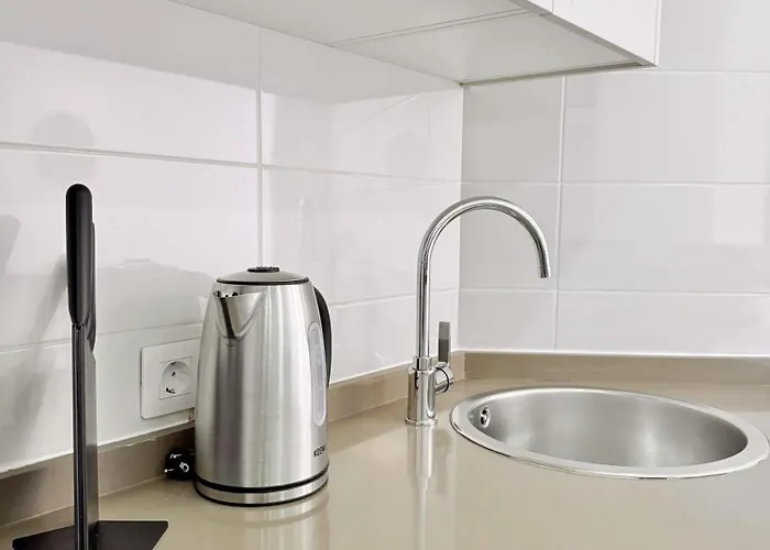 Playa Del Duque Beachside - Renovated 1br Pd1 *