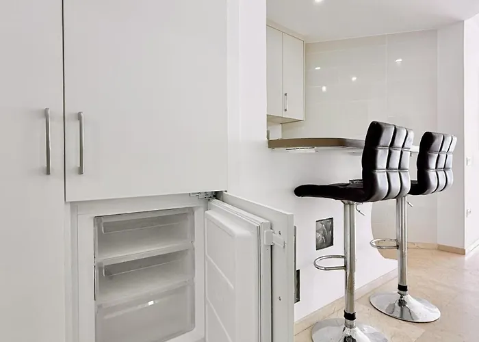 Playa Del Duque Beachside - Renovated 1br Pd1