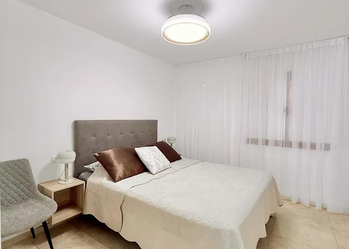 Playa Del Duque Beachside - Renovated 1br Pd1