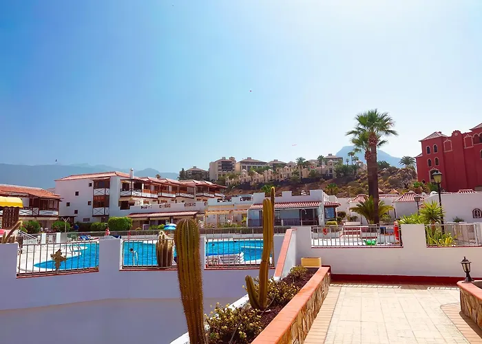 Playa Del Duque Beachside - Renovated 1br Pd1 Appartement